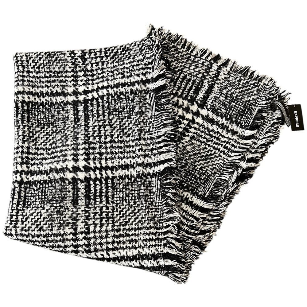 Express NWT black and white houndstooth plaid oversized blanket scarf wrap